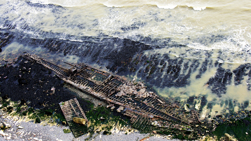 Illustration for article titled 30 Beautifully Haunting Shipwrecks From Around the World